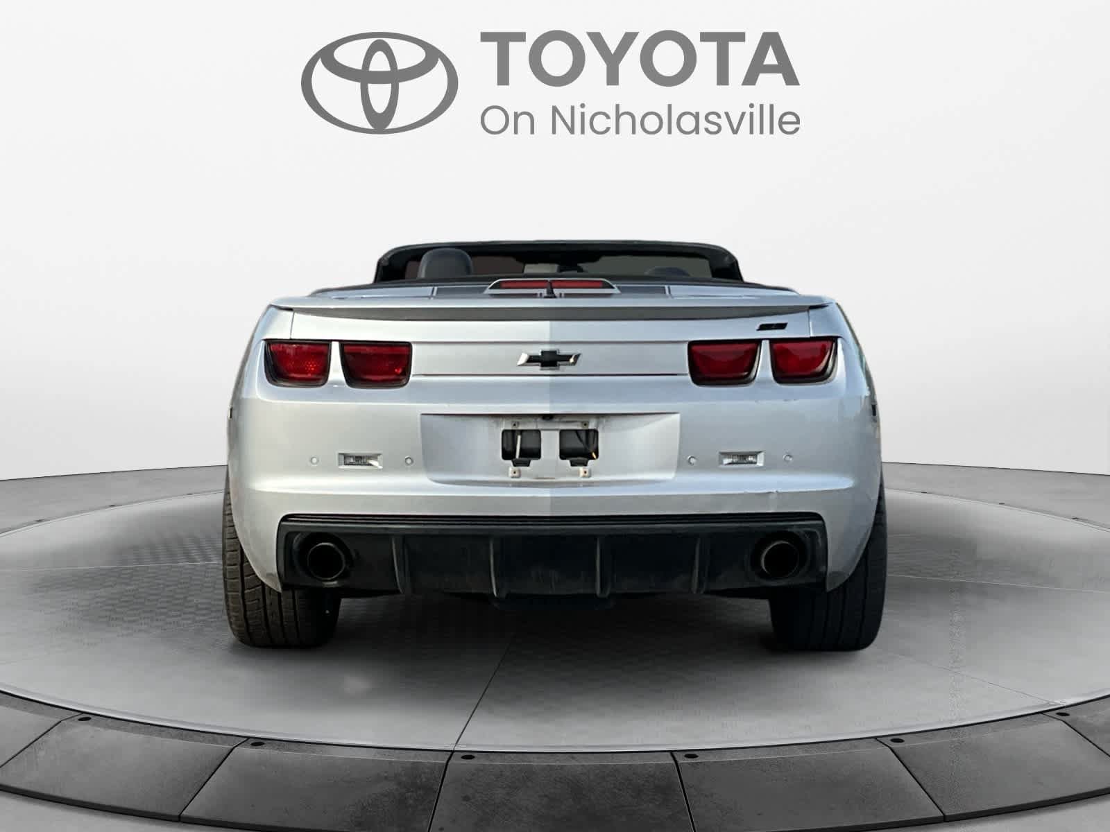 Used 2012 Chevrolet Camaro SS RWD image 4