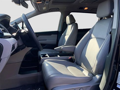Used 2023 Honda Odyssey Touring image 20