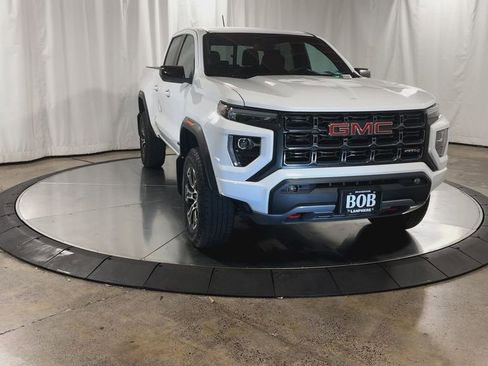 Used 2023 GMC Canyon AT4 image 3