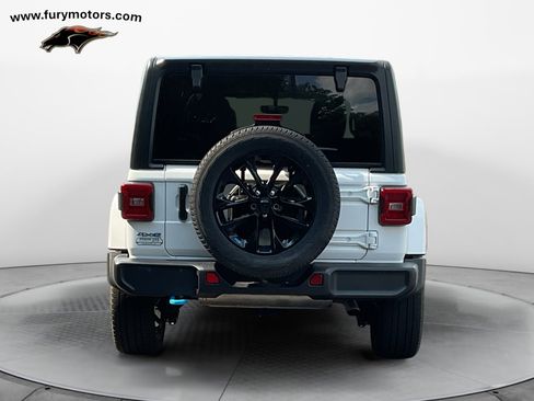 Used 2022 Jeep Wrangler Unlimited Sahara w/ Cold Weather Group image 4