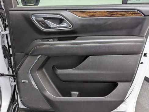 Used 2023 Chevrolet Suburban Premier image 21