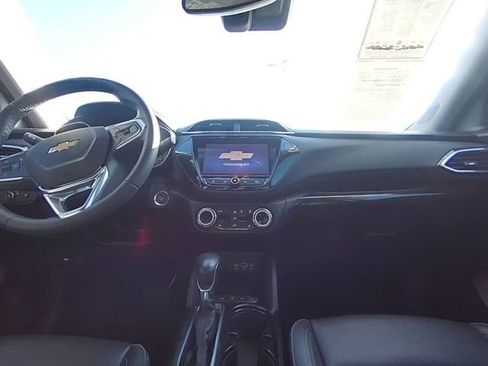 Used 2021 Chevrolet TrailBlazer LT w/ Premium Seating Package AWD/4WD image 15