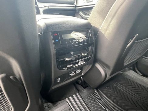 Used 2024 Jeep Grand Cherokee L Altitude image 24