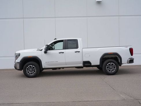 Used 2024 GMC Sierra 3500 Pro AWD/4WD image 6