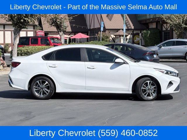 Used 2023 Kia Forte LXS FWD image 4