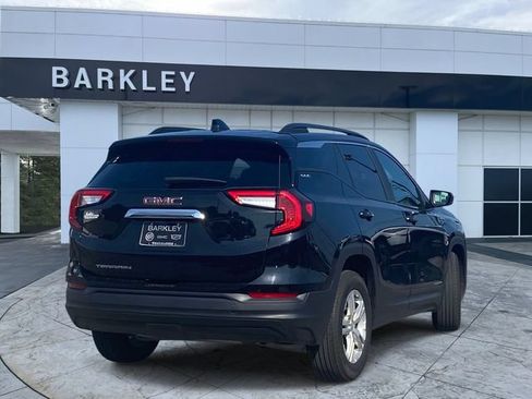 Certified 2024 GMC Terrain SLE w/ Driver Convenience Package FWD image 3