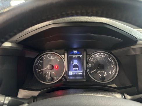 Used 2017 Toyota Tacoma TRD Sport image 20