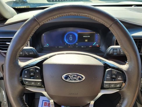 Used 2024 Ford Explorer King Ranch w/ Technology Package RWD image 27