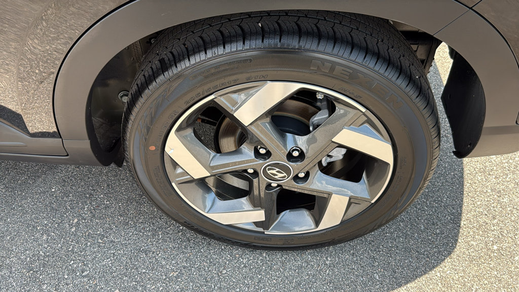 Used 2026 Hyundai Venue SEL FWD image 9