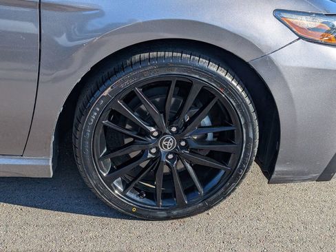Used 2022 Toyota Camry XSE image 9