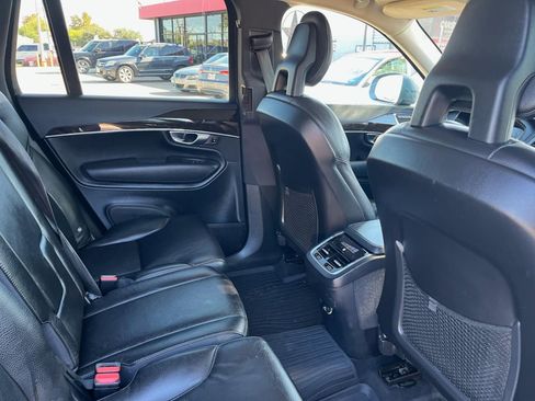 Used 2018 Volvo XC90 T6 Momentum w/ Convenience Package image 31
