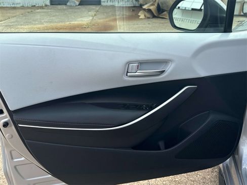 Used 2025 Toyota Corolla SE image 12