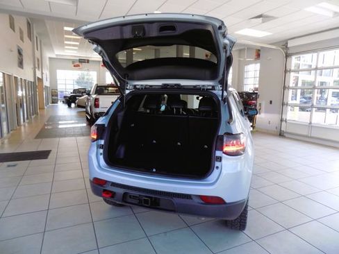 Certified 2024 Jeep Compass Trailhawk w/ Trailhawk Elite Group AWD/4WD image 8
