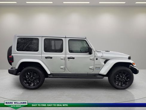 Used 2022 Jeep Wrangler Unlimited Sahara w/ Cold Weather Group image 2