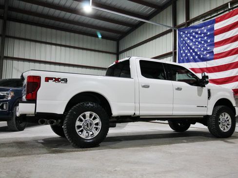 Used 2022 Ford F250 Limited AWD/4WD image 12