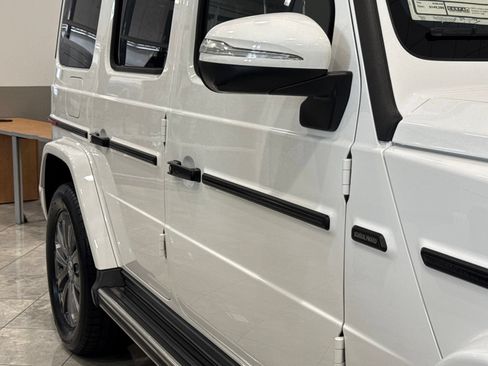 Used 2025 Mercedes-Benz G 550 image 9