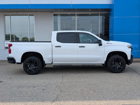 Certified 2021 Chevrolet Silverado 1500 LT Trail Boss w/ Bed Protection Package AWD/4WD image 2