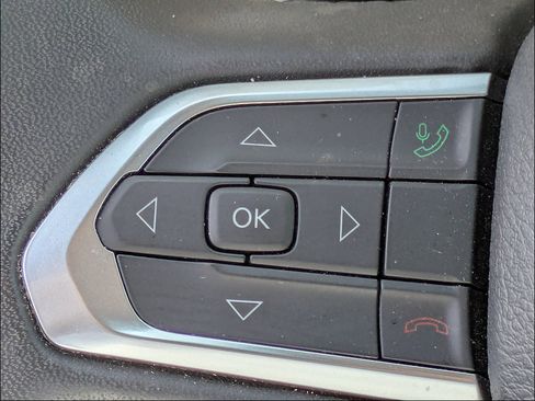Used 2024 Jeep Compass Latitude AWD/4WD image 23