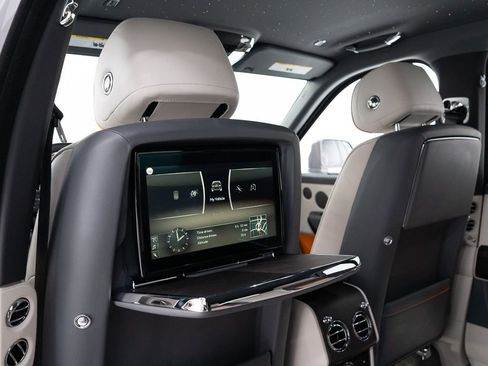 Certified 2023 Rolls-Royce Cullinan w/ Dark Exterior Package AWD/4WD image 24
