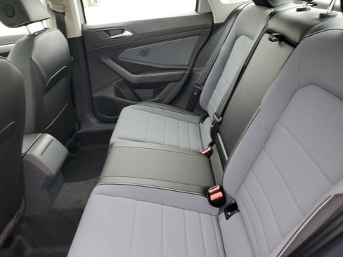 New 2026 Volkswagen Jetta SE image 9