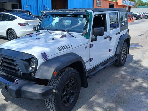 Used 2015 Jeep Wrangler Unlimited Sport AWD/4WD image 2