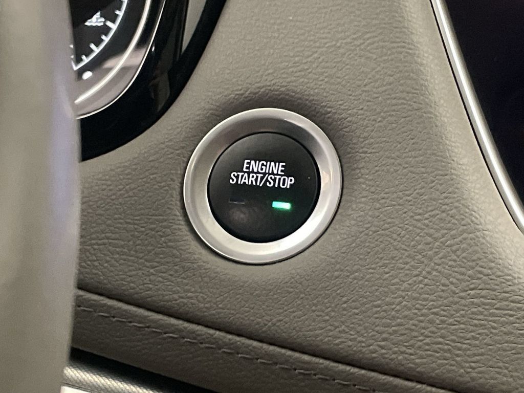 Used 2021 Cadillac XT5 Premium Luxury w/ LPO, Floor Liner Package FWD image 11