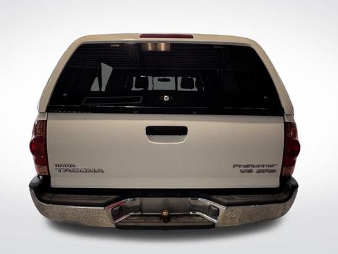 Used 2005 Toyota Tacoma PreRunner RWD image 8