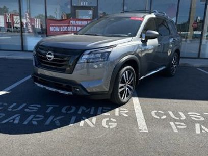 Certified 2025 Nissan Pathfinder Platinum w/ Lighting Package (N92)
