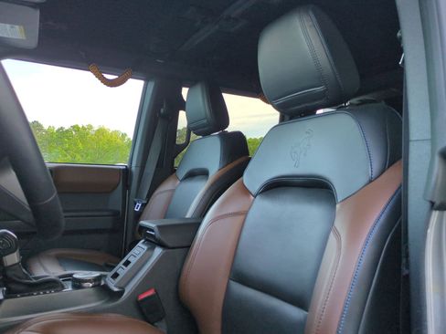 Used 2024 Ford Bronco Outer Banks image 15