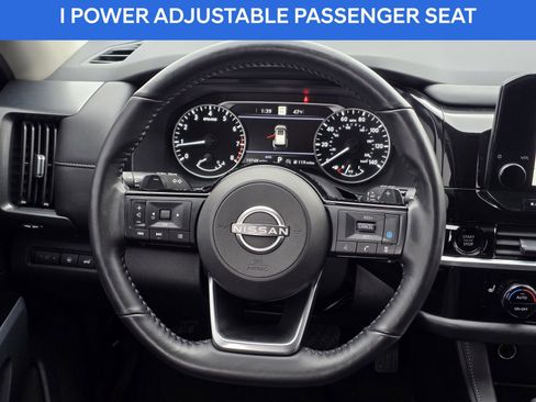 Used 2025 Nissan Pathfinder SL image 29