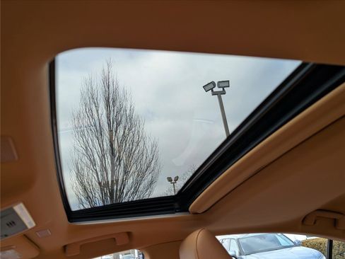 Used 2024 Lexus ES 350 w/ Technology Package image 19