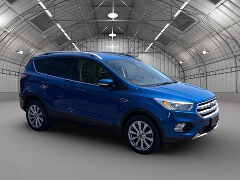 Used 2017 Ford Escape Titanium AWD/4WD image 9