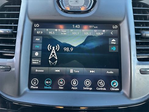 Used 2023 Chrysler 300 S image 18