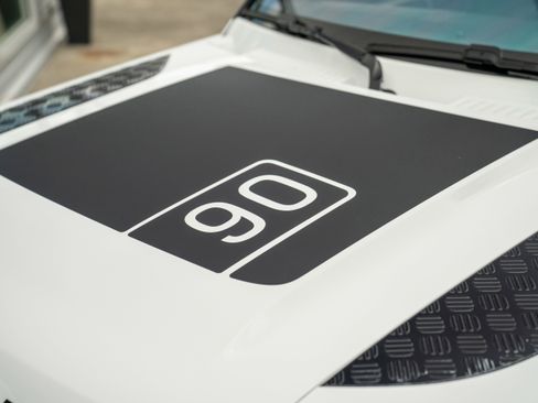 Used 2022 Land Rover Defender 90 X-Dynamic S image 4