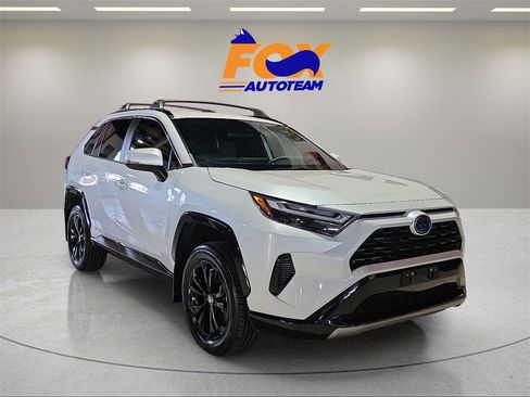 Certified 2024 Toyota RAV4 SE image 6