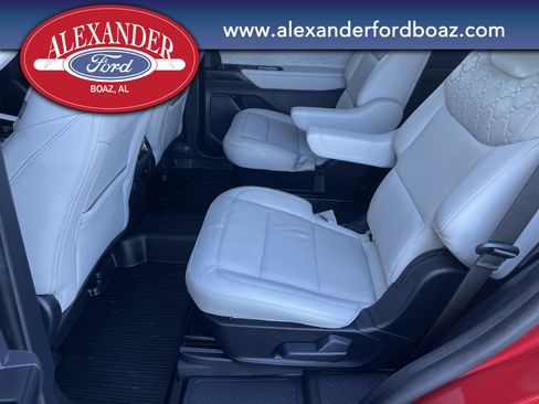 Used 2025 Ford Explorer Platinum w/ Ultimate Package image 12