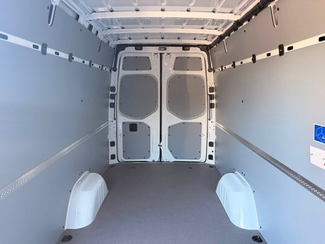 Used 2025 Mercedes-Benz Sprinter 2500 image 17