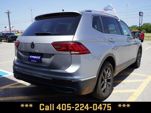 Used 2024 Volkswagen Tiguan SE FWD image 9