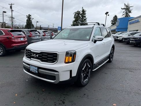 Used 2024 Kia Telluride S w/ S Sunroof Package image 4