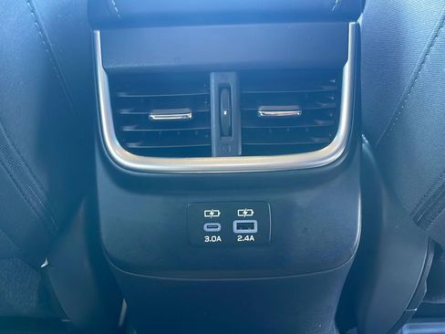 Used 2025 Subaru Outback Premium AWD/4WD image 27