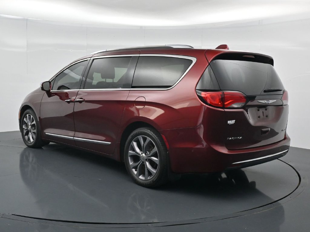 Used 2020 Chrysler Pacifica Limited w/ Tire & Wheel Group FWD image 5