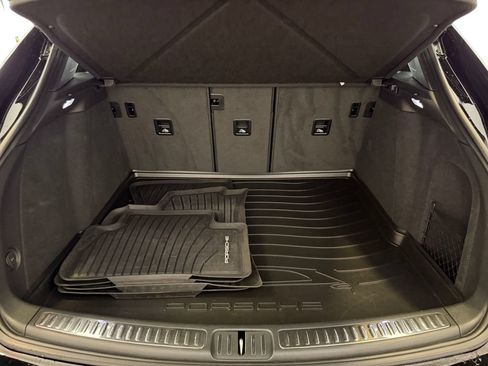 Certified 2026 Porsche Macan AWD/4WD image 29