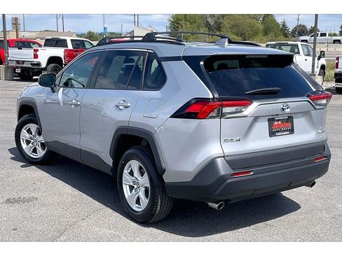 Used 2021 Toyota RAV4 LE AWD/4WD image 13