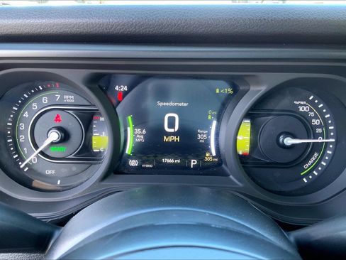 Used 2024 Jeep Wrangler Unlimited w/ Convenience Group AWD/4WD image 25