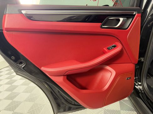 Used 2024 Porsche Macan S image 29