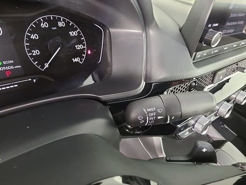 Used 2025 Honda Civic Sport image 32