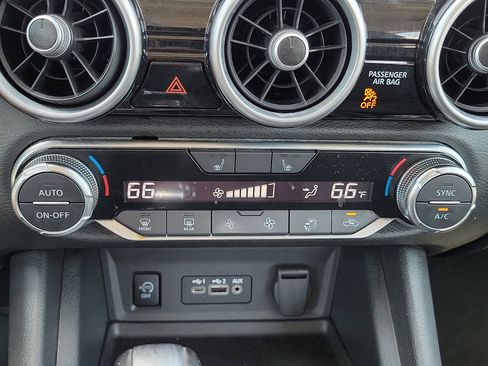 Used 2024 Nissan Sentra SR w/ Lighting Package FWD image 15