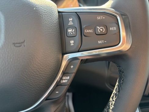 New 2026 RAM 2500 Laramie AWD/4WD image 34