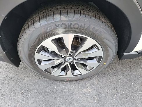 Certified 2025 Subaru Outback Limited image 11