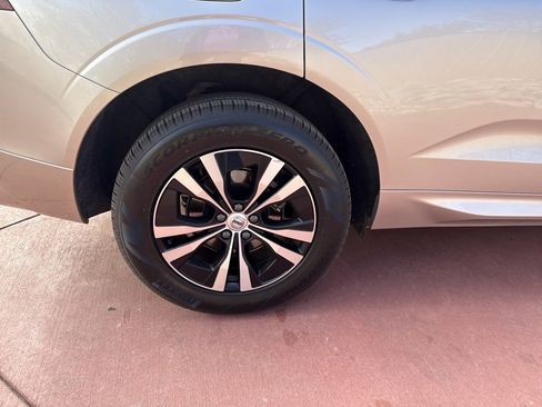 Used 2025 Volvo XC60 B5 Core image 29